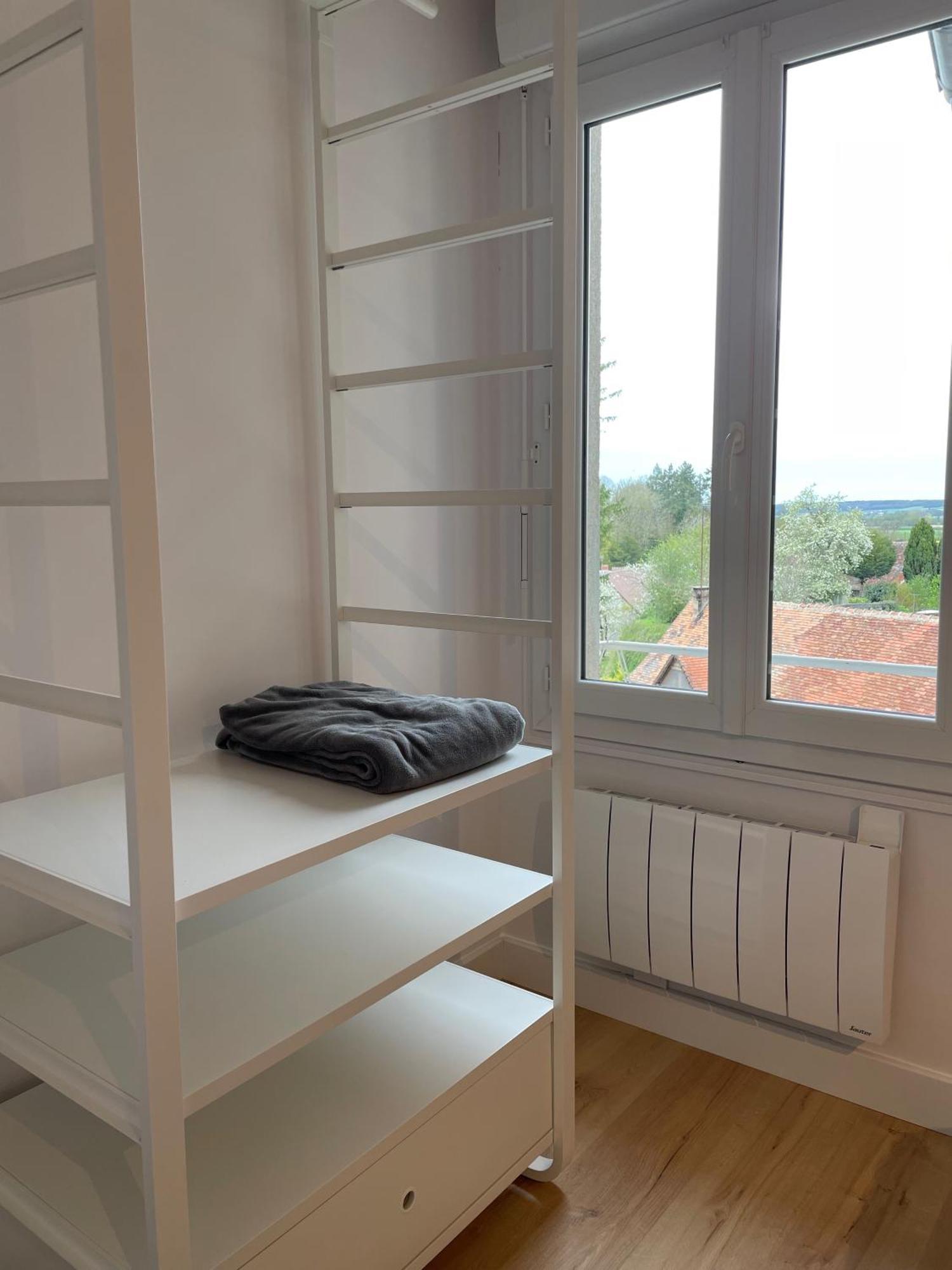 Meuble De Tourisme Dans Parc Arbore 1000M2 - Sejour-La-Roche Eperon ลาโรช-โพเซย์ ห้อง รูปภาพ