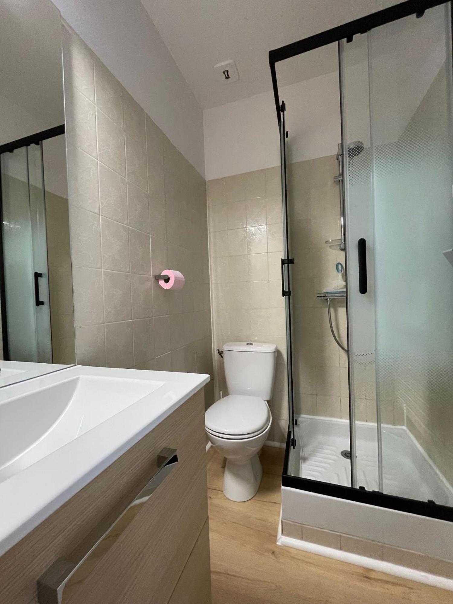 Meuble De Tourisme Dans Parc Arbore 1000M2 - Sejour-La-Roche Eperon ลาโรช-โพเซย์ ห้อง รูปภาพ